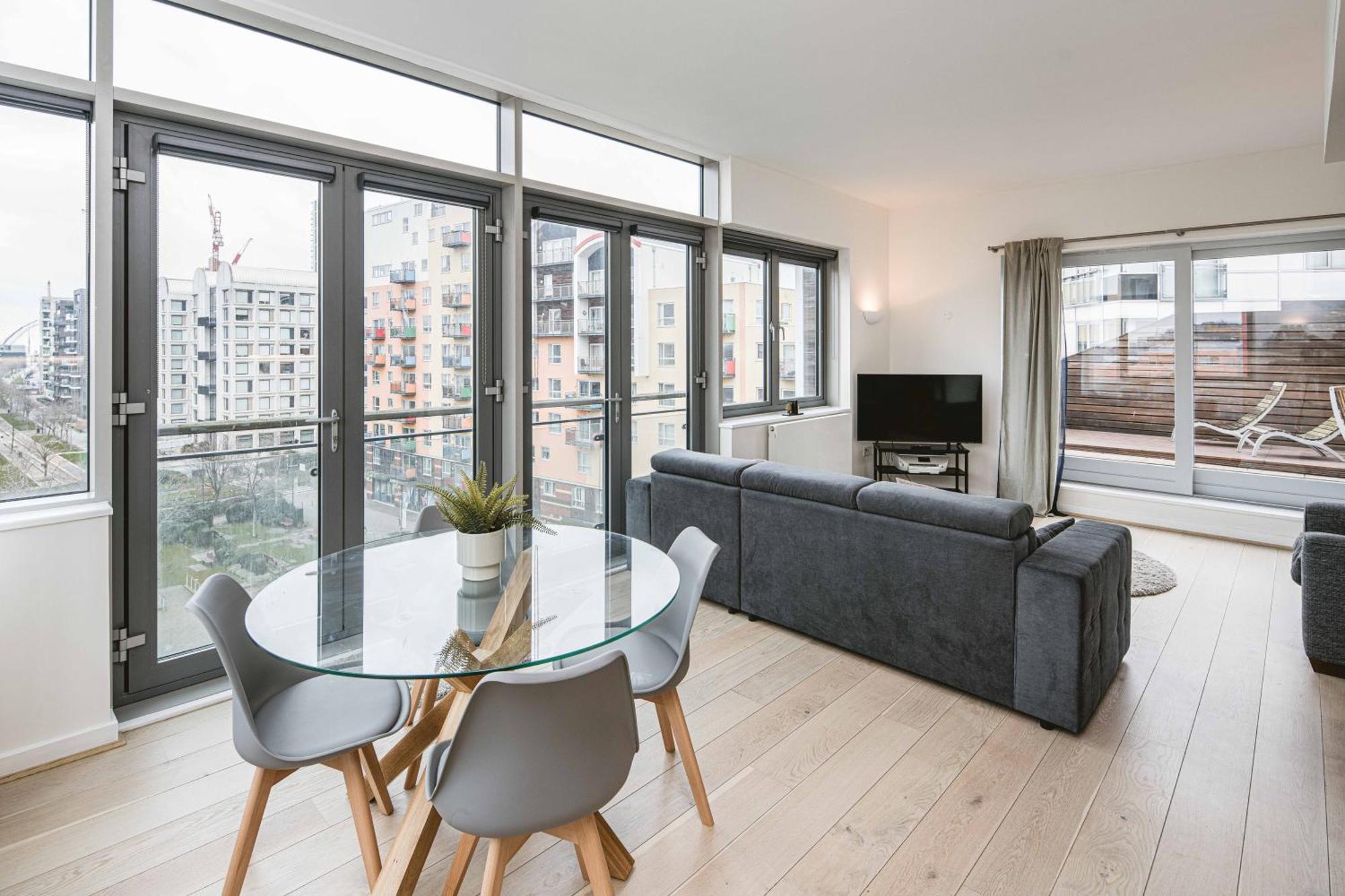 Beautiful Penthouse Apartment With Private Terrace In Greenwich Peninsula 런던 외부 사진