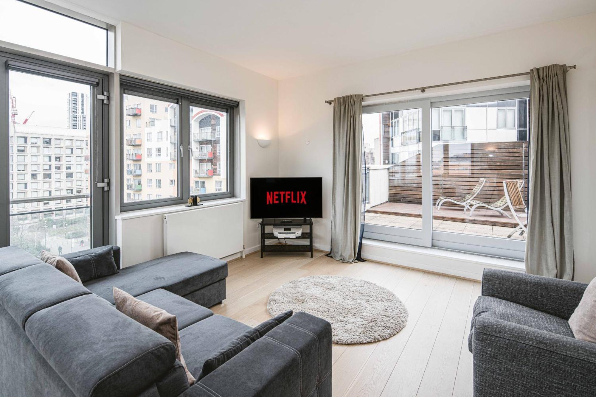 Beautiful Penthouse Apartment With Private Terrace In Greenwich Peninsula 런던 외부 사진