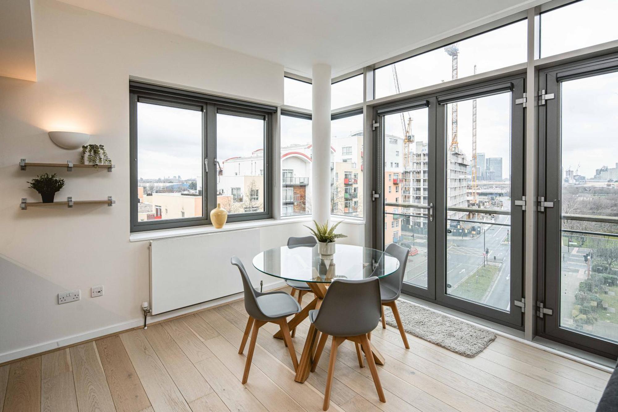 Beautiful Penthouse Apartment With Private Terrace In Greenwich Peninsula 런던 외부 사진
