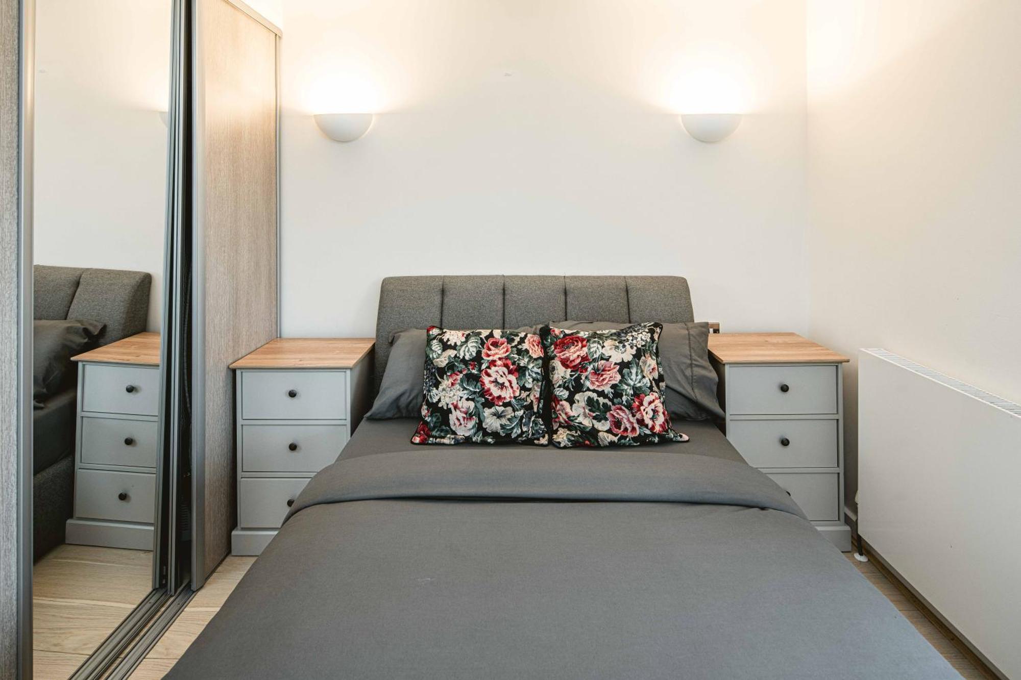 Beautiful Penthouse Apartment With Private Terrace In Greenwich Peninsula 런던 외부 사진